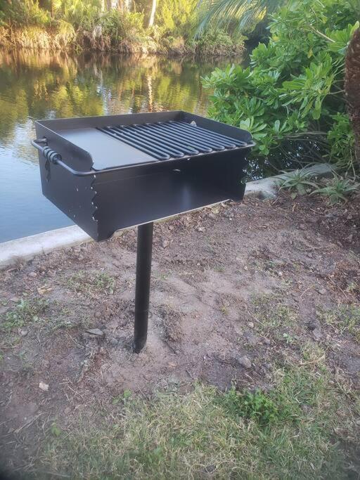 הדסון 4Br Private Dock, Warm Spring Canal, Kayaks, Canoe מראה חיצוני תמונה